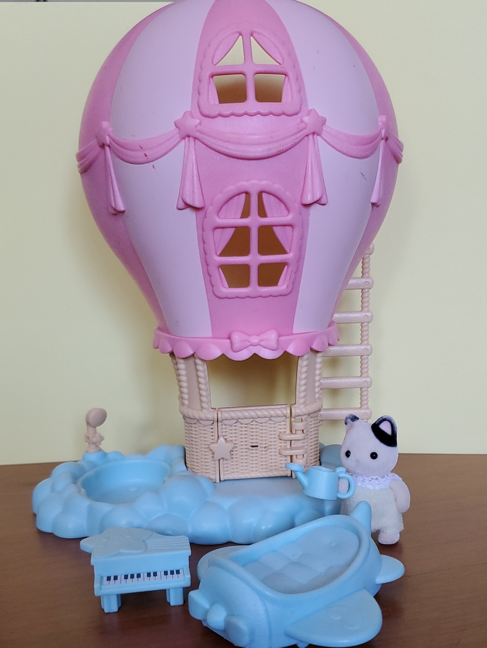 Calico Critters Baby Balloon Playhouse Complete Set